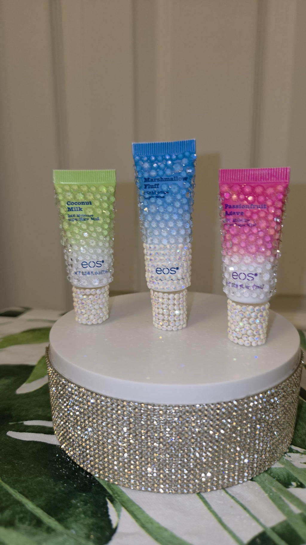 Sending out an SOS for EOS glam!
